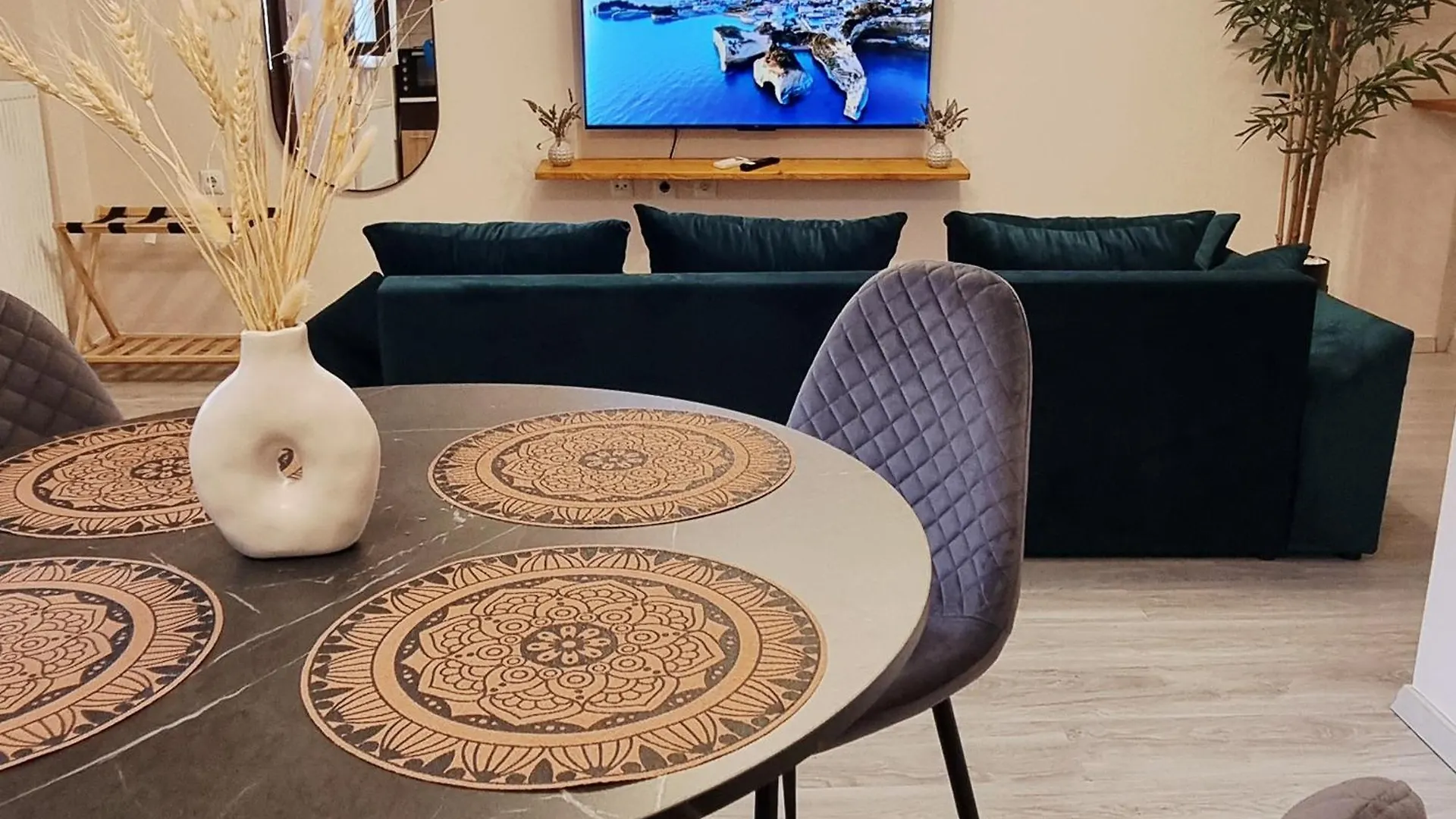 Garden Oasis Residence ستافروس